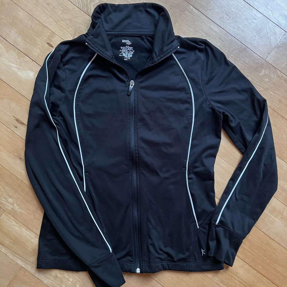 Danskin Now light weight zip up jacket. Child’s M(8-10). Great condition